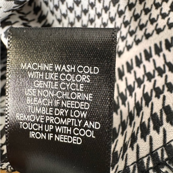 TORRID Madison - Georgette Button-Down Shirt Blouse Size 2x - Picture 11 of 12